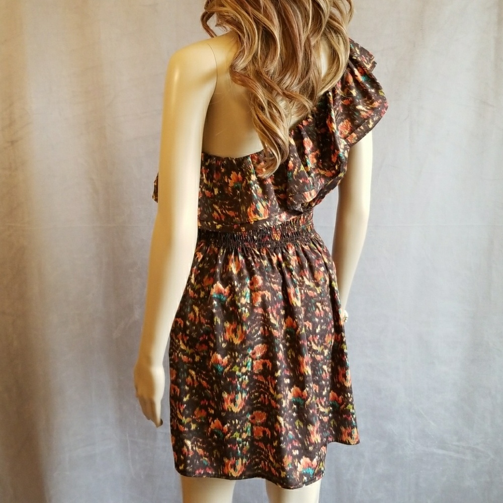 One shoulder dress - Picture 2 of 8